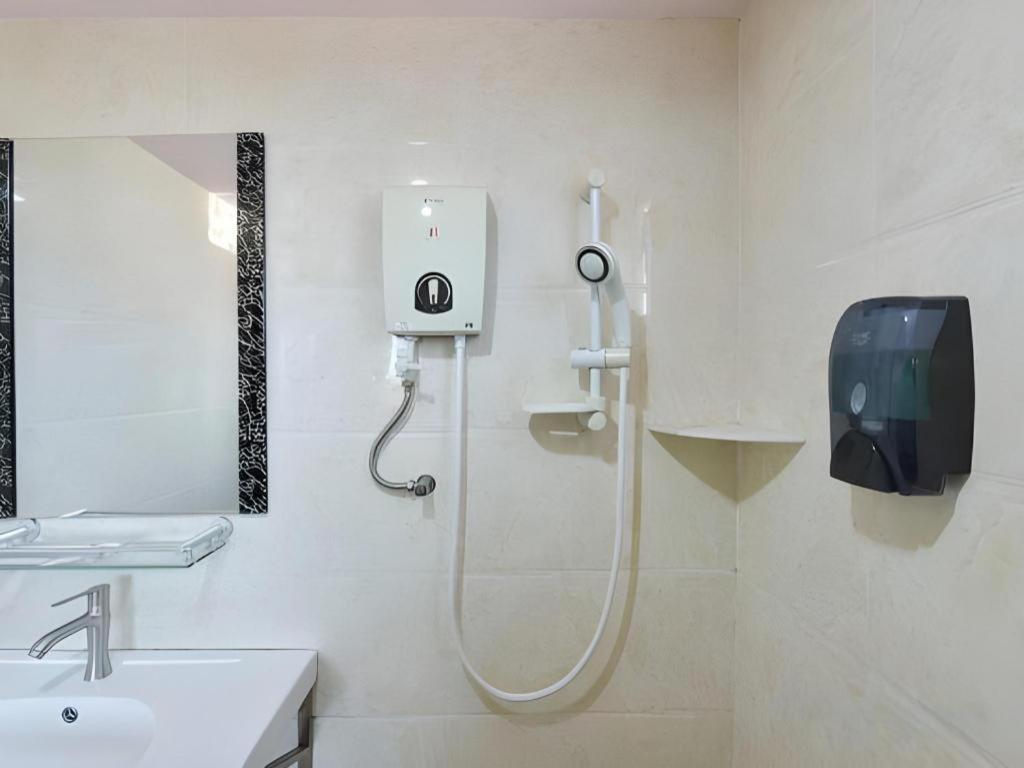 Grand Ct Hotel Malacca Bagian luar foto